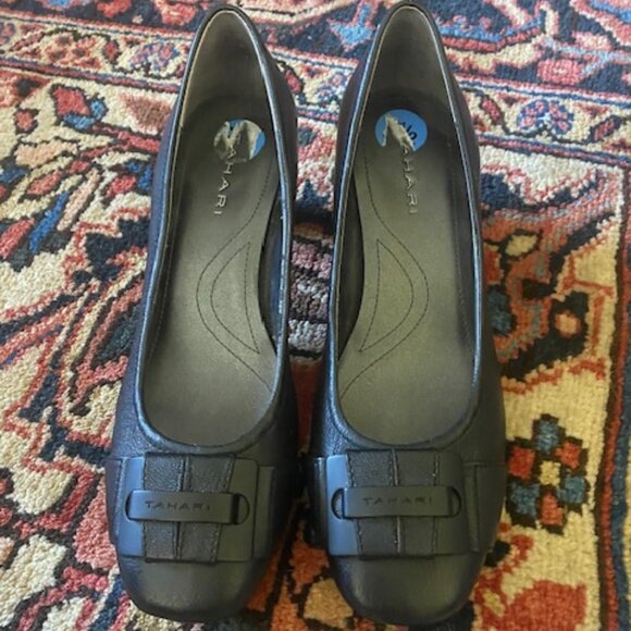 Tahari Shawna Black Leather Bow Block Heel Pump Women's Size 7.5 - Picture 1 of 9
